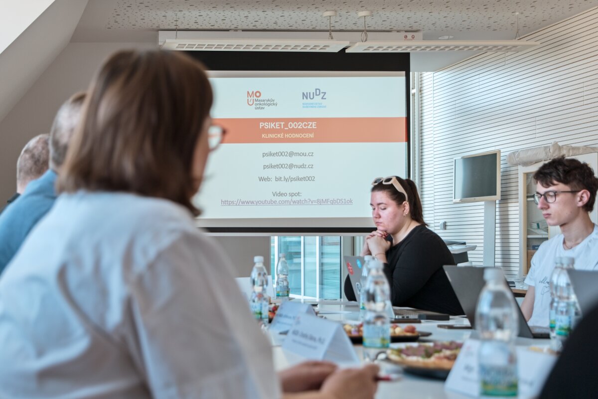 Onkologičtí pacienti často trpí depresí nebo úzkostí. Úlevu by mohla přinést psychedelika, vědci hledají dobrovolníky